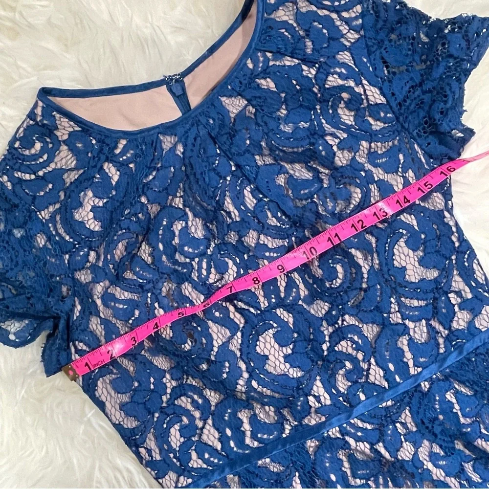 Short sleeve blue over beige lace dress - 6 - Picture 5 of 9